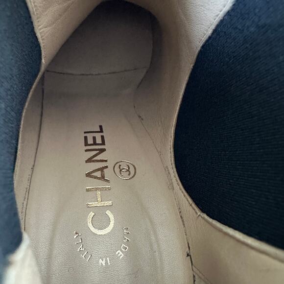 CHANEL Black Suede Gold Logo Chelsea Heel Ankle Boots IT 39.5 - Picture 11 of 16